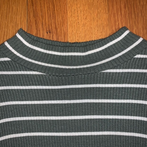 Forever 21 Bodysuit Turtleneck - Picture 3 of 4